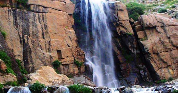 آشنایی با آبشار گنجنامه همدان