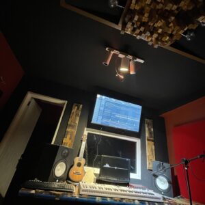 استودیو اهنگسازی و میکس و مسترینگ Red Record